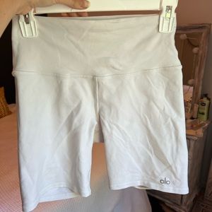 Alo Yoga White biker shorts